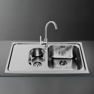 Smeg SP7915SN črno vgradno pomivalno korito iz nerjavnega jekla z 2 skleda in levim odcejalnikom 79x50