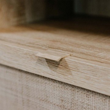 Bali sideboard 01A 2 vrata in odprt predal učinek protja